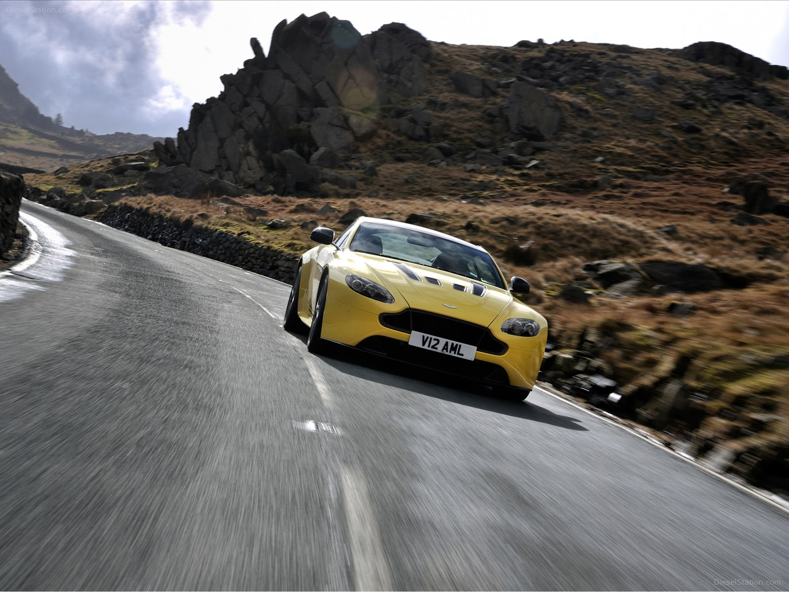 Aston Martin V12 Vantage S 2014